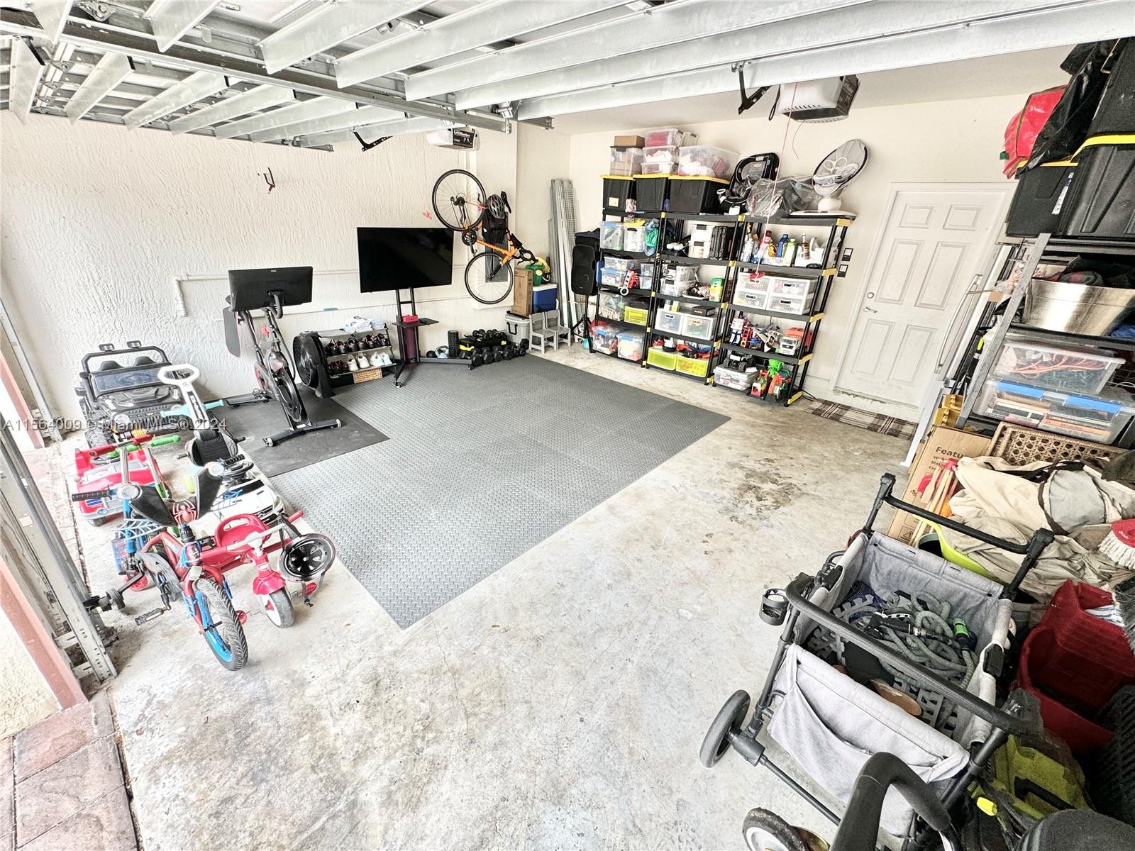 15431 SW 176th Ln, Miami, Florida 33187, 5 Bedrooms Bedrooms, ,3 BathroomsBathrooms,Residentiallease,For Rent,15431 SW 176th Ln,A11564009