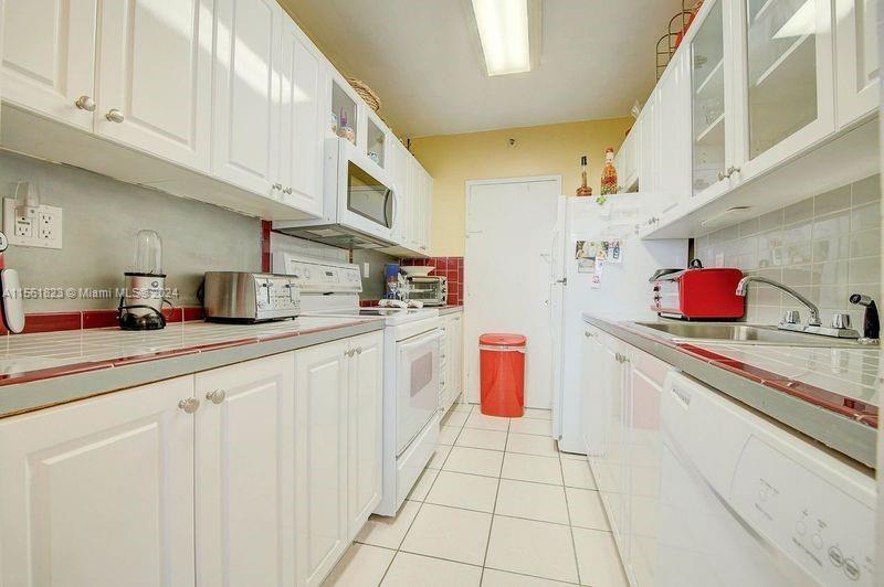 100 Lincoln Rd 841, Miami Beach, Florida 33139, 1 Bedroom Bedrooms, ,1 BathroomBathrooms,Residential,For Sale,100 Lincoln Rd 841,A11561823