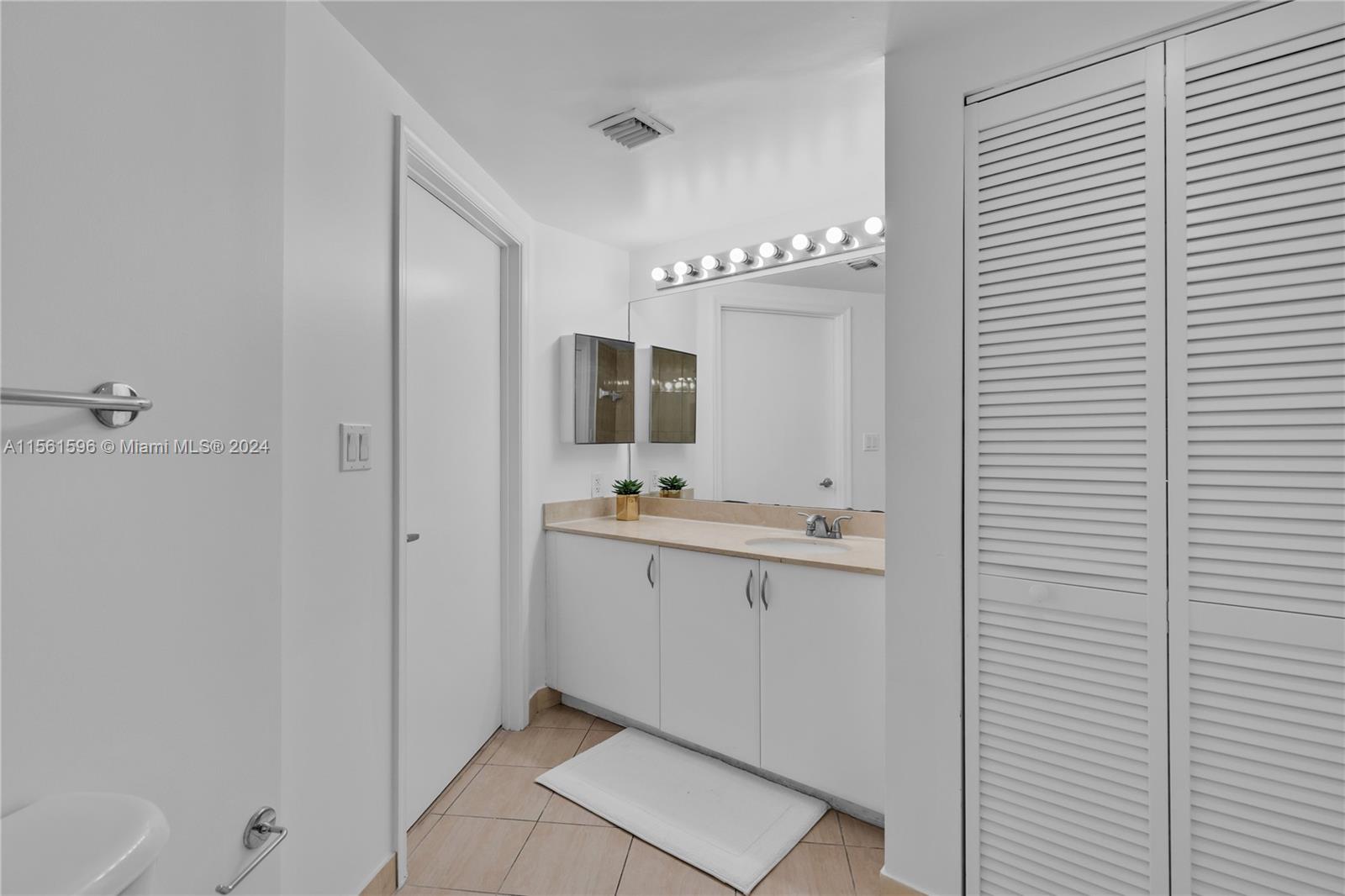 1750 N Bayshore Dr 1602, Miami, Florida 33132, 2 Bedrooms Bedrooms, ,2 BathroomsBathrooms,Residentiallease,For Rent,1750 N Bayshore Dr 1602,A11561596