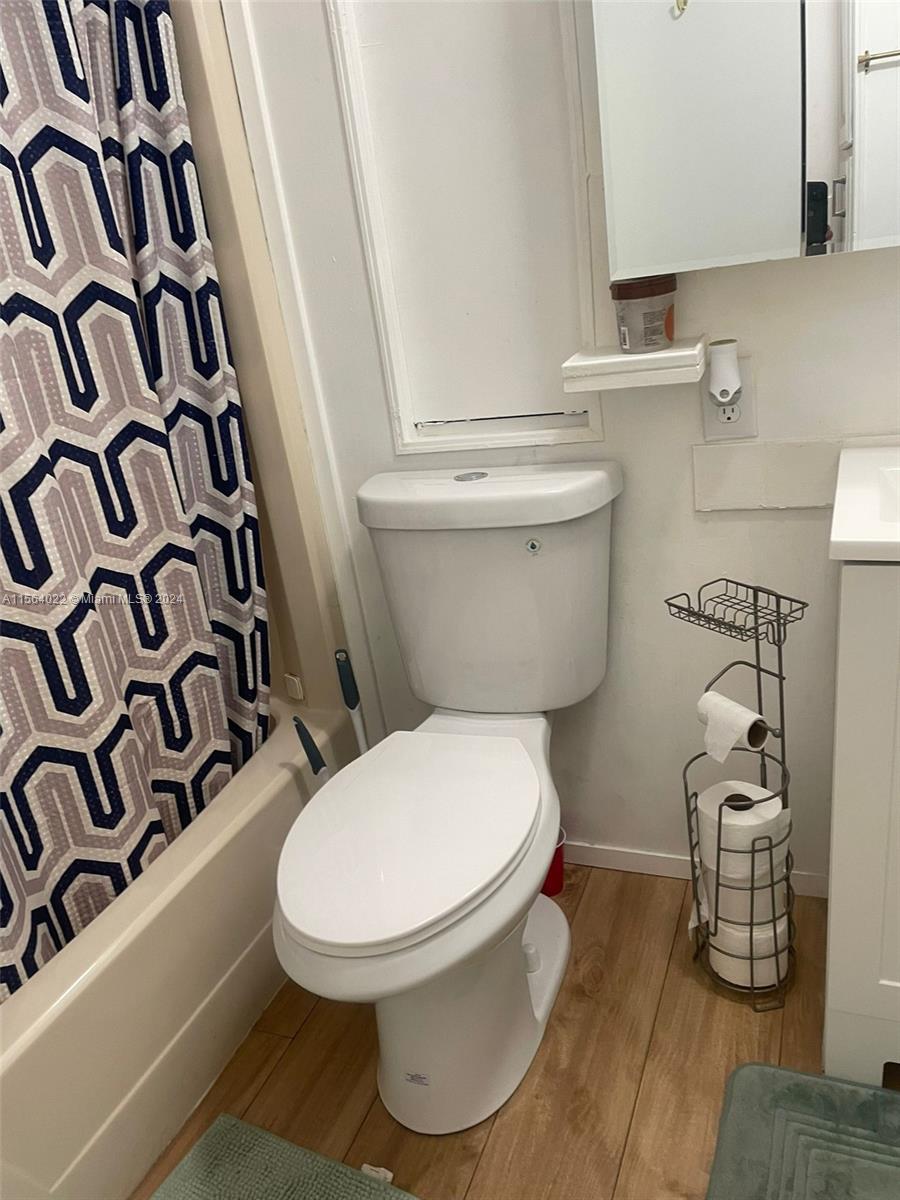 35 Palm Ave, Hallandale Beach, Florida 33009, 4 Bedrooms Bedrooms, ,3 BathroomsBathrooms,Residential,For Sale,35 Palm Ave,A11564022