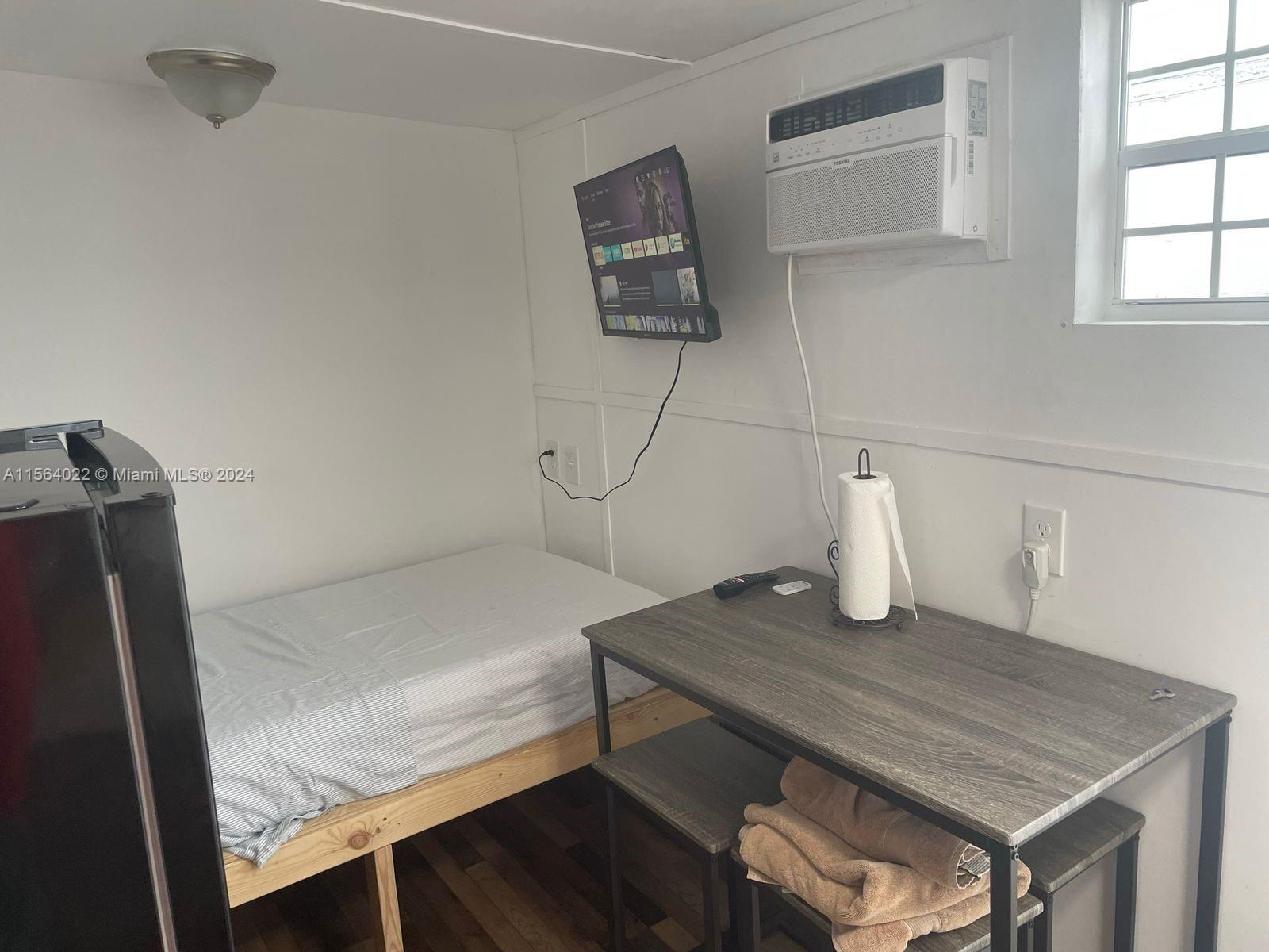 35 Palm Ave, Hallandale Beach, Florida 33009, 4 Bedrooms Bedrooms, ,3 BathroomsBathrooms,Residential,For Sale,35 Palm Ave,A11564022