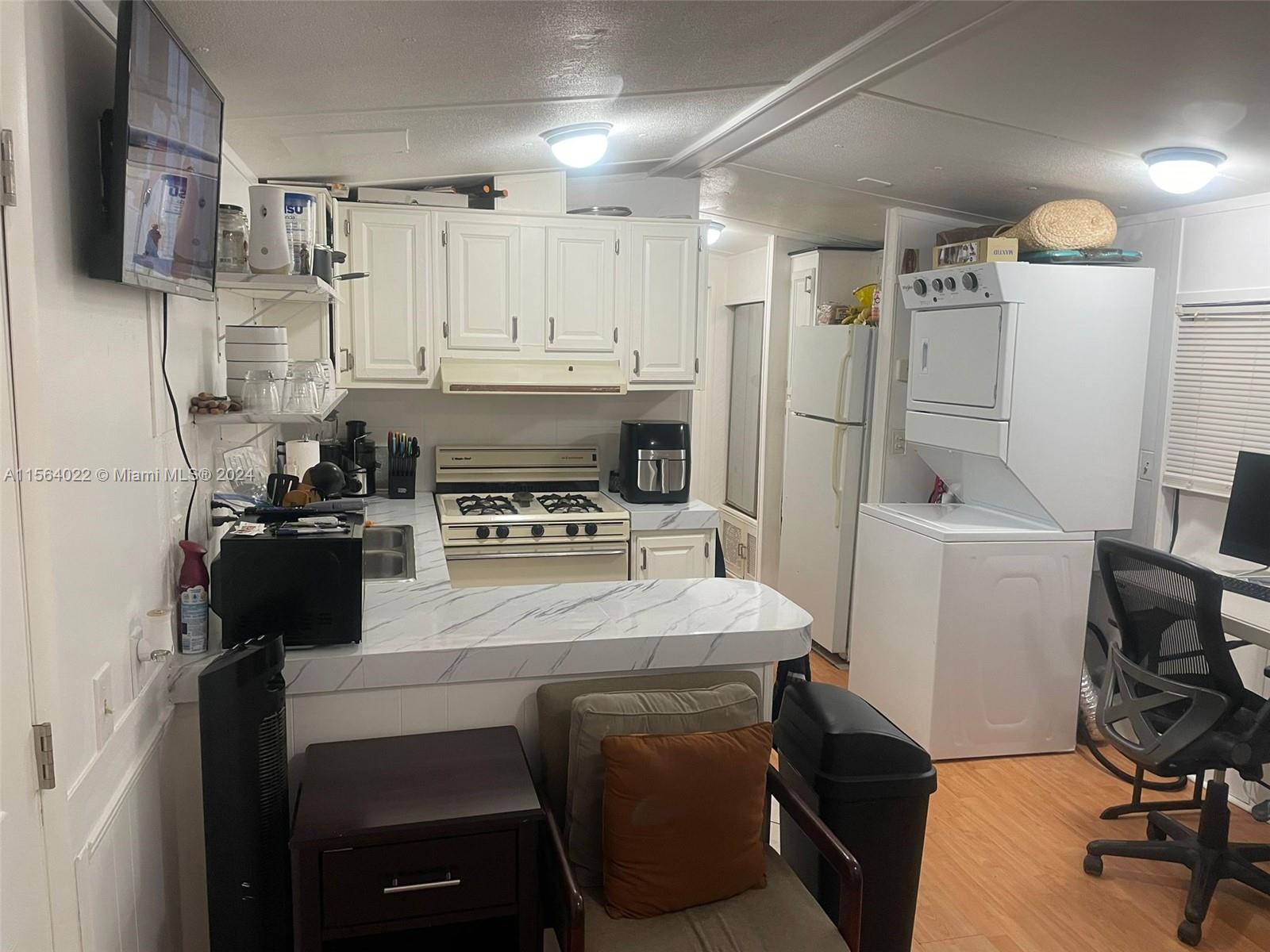 35 Palm Ave, Hallandale Beach, Florida 33009, 4 Bedrooms Bedrooms, ,3 BathroomsBathrooms,Residential,For Sale,35 Palm Ave,A11564022