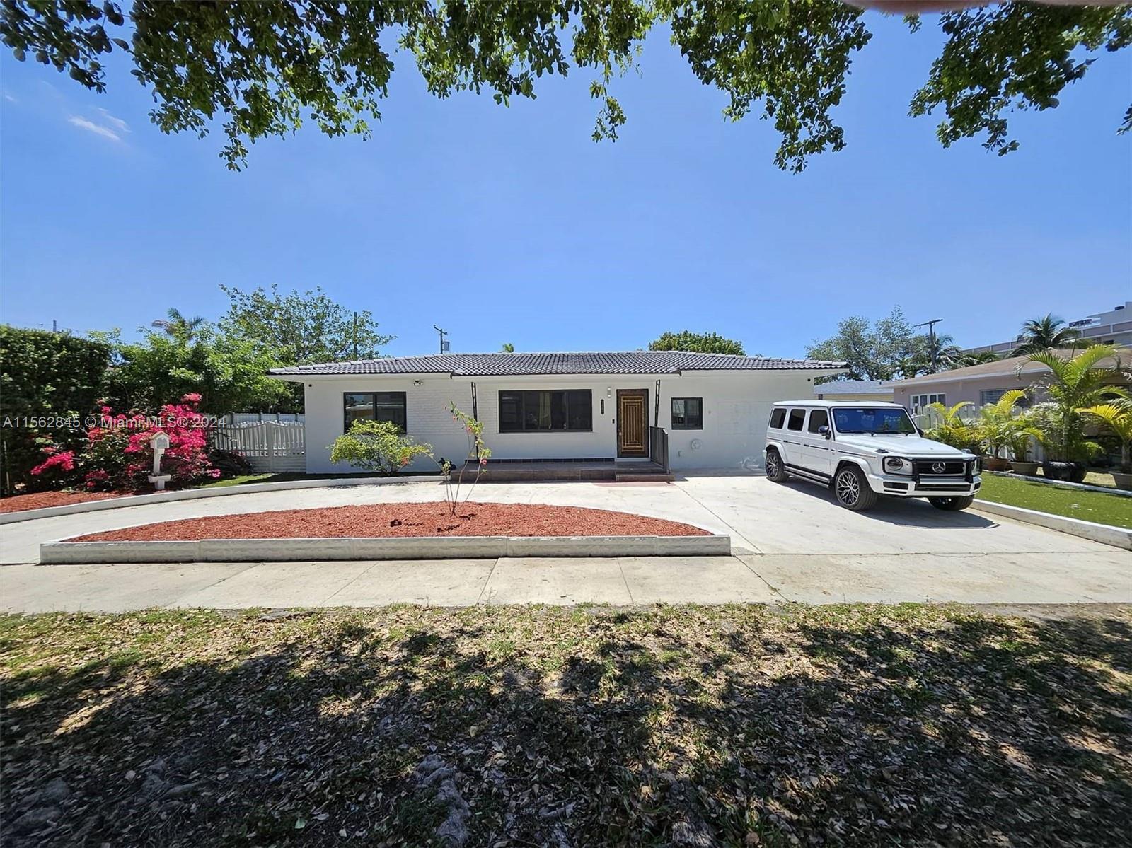 1660 NE 125th St, North Miami, Florida 33181, 3 Bedrooms Bedrooms, 5 Rooms Rooms,2 BathroomsBathrooms,Residential,For Sale,1660 NE 125th St,A11562845