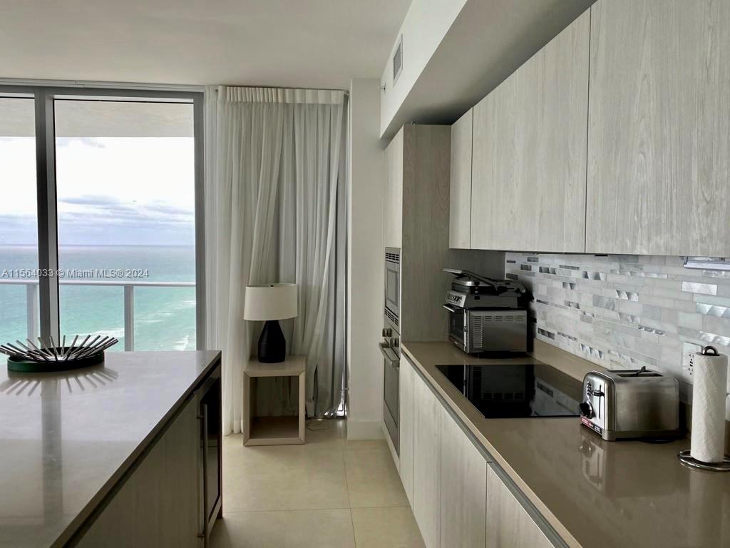 4111 S Ocean Dr 2101, Hollywood, Florida 33019, 3 Bedrooms Bedrooms, ,3 BathroomsBathrooms,Residentiallease,For Rent,4111 S Ocean Dr 2101,A11564033