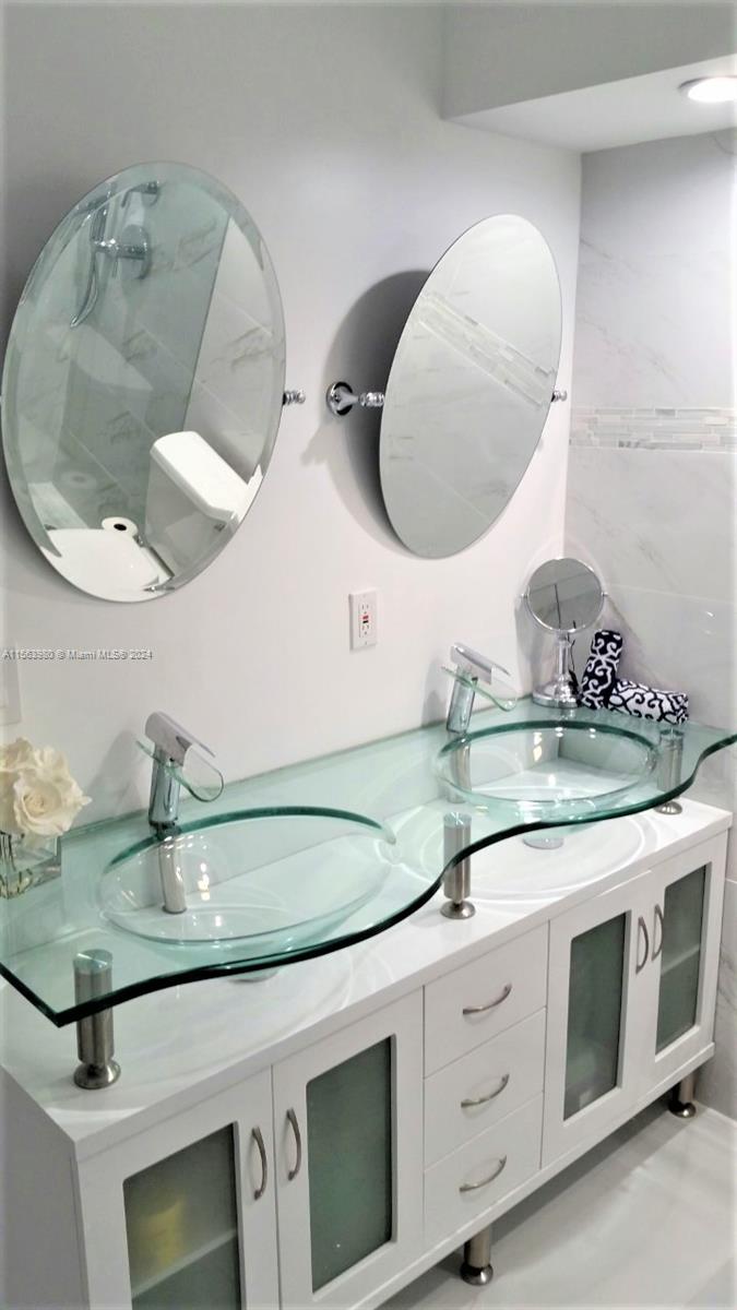 301 174th St 1901, Sunny Isles Beach, Florida 33160, 2 Bedrooms Bedrooms, ,2 BathroomsBathrooms,Residential,For Sale,301 174th St 1901,A11563980