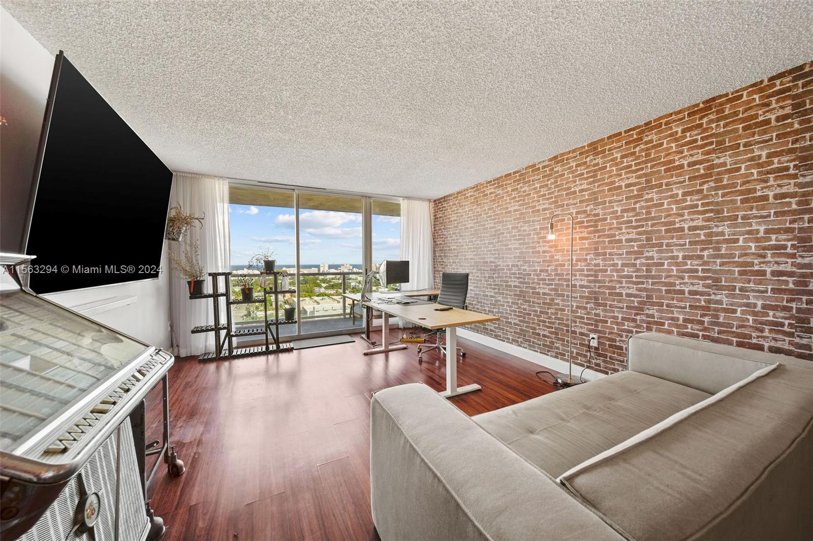 650 West Ave 1606, Miami Beach, Florida 33139, 1 Bedroom Bedrooms, ,1 BathroomBathrooms,Residentiallease,For Rent,650 West Ave 1606,A11563294