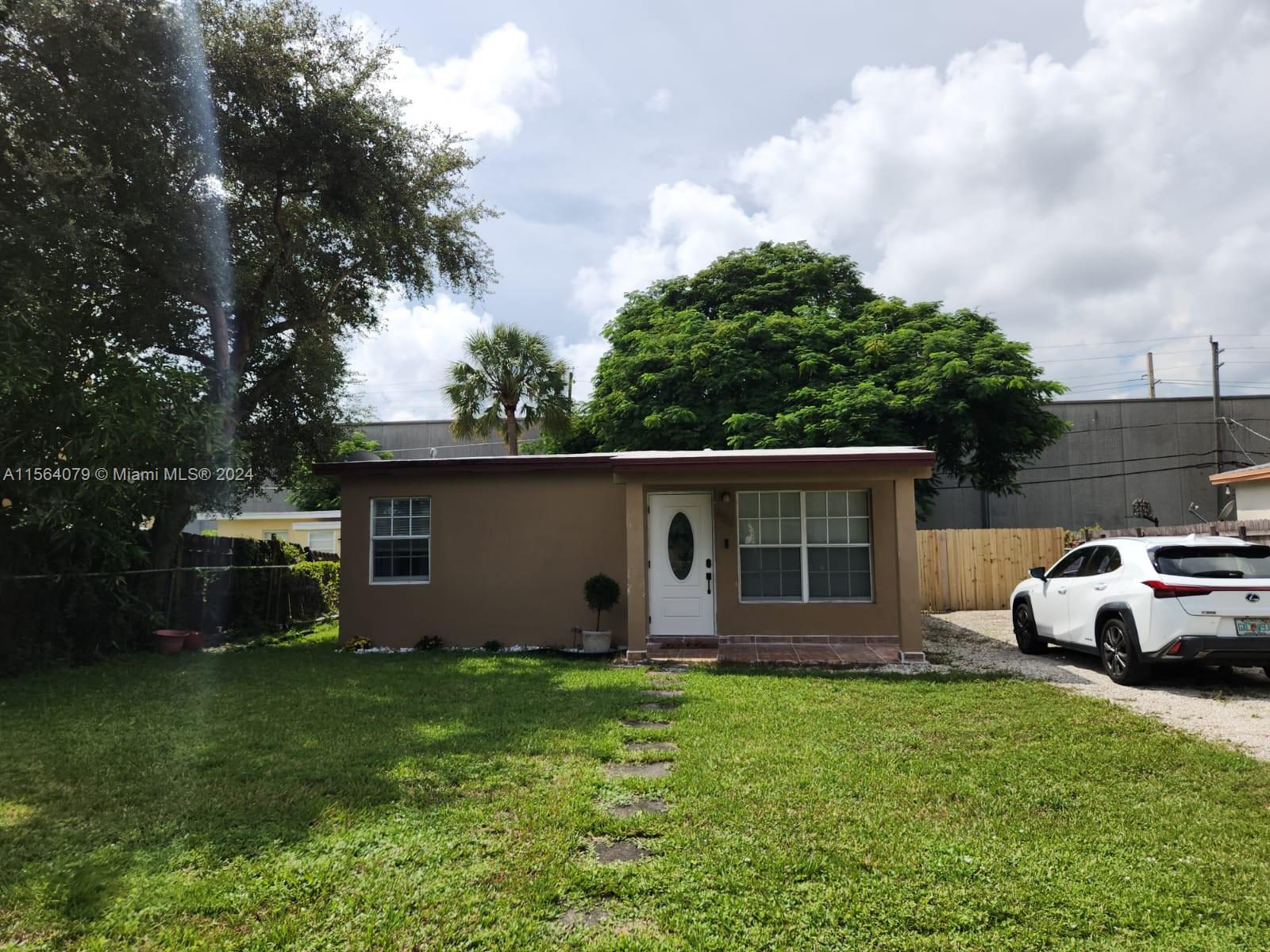 833 NW 4th Ave, Fort Lauderdale, Florida 33311, 2 Bedrooms Bedrooms, ,1 BathroomBathrooms,Residentiallease,For Rent,833 NW 4th Ave,A11564079