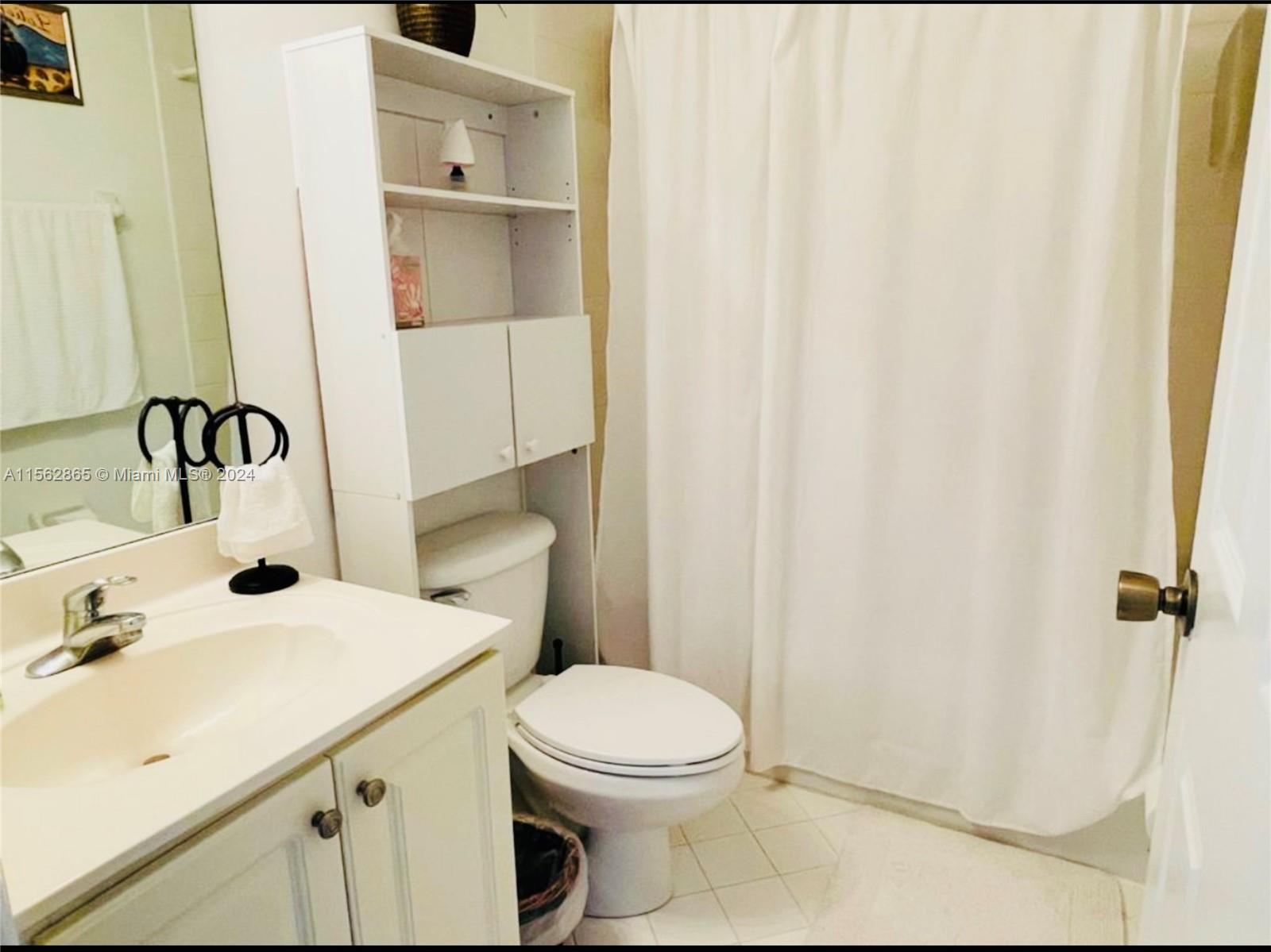 940 NE 34th Ave 203, Homestead, Florida 33033, 2 Bedrooms Bedrooms, ,2 BathroomsBathrooms,Residentiallease,For Rent,940 NE 34th Ave 203,A11562865