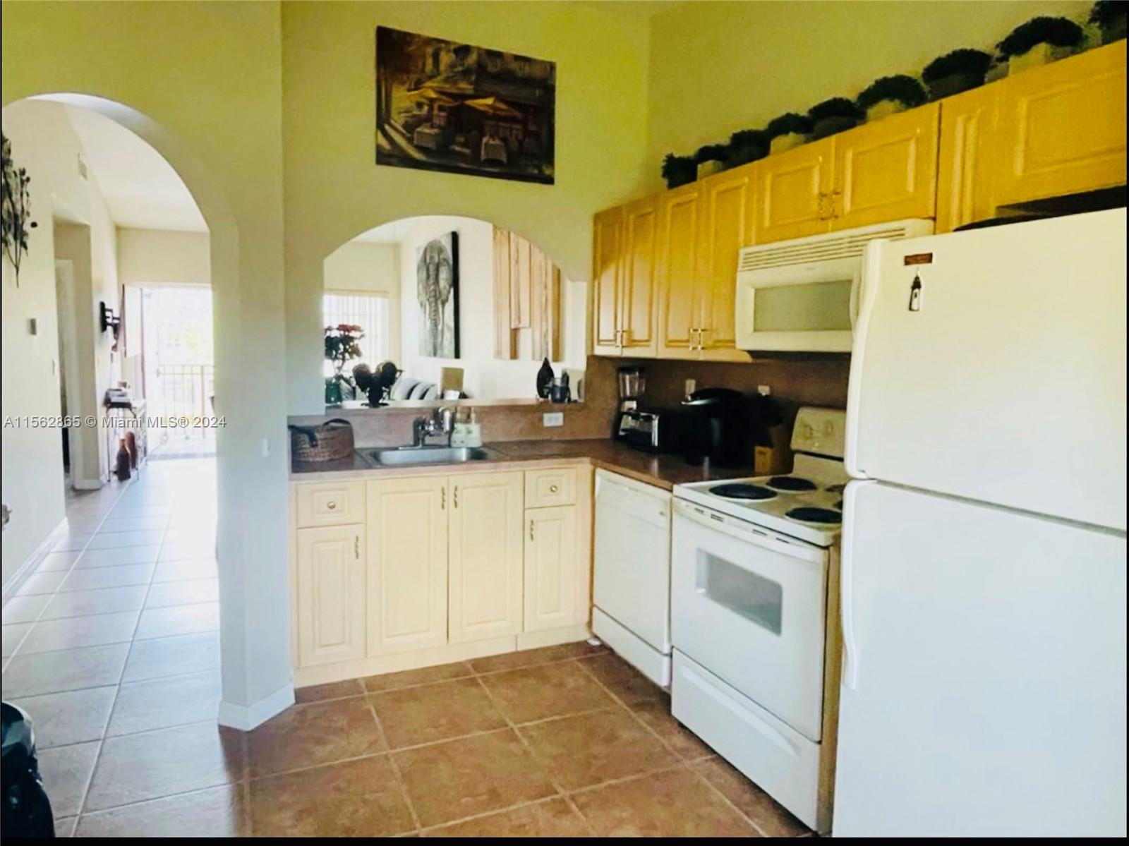 940 NE 34th Ave 203, Homestead, Florida 33033, 2 Bedrooms Bedrooms, ,2 BathroomsBathrooms,Residentiallease,For Rent,940 NE 34th Ave 203,A11562865