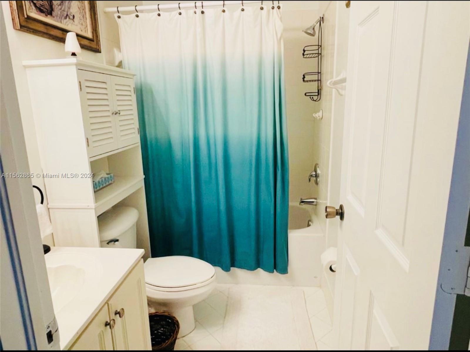 940 NE 34th Ave 203, Homestead, Florida 33033, 2 Bedrooms Bedrooms, ,2 BathroomsBathrooms,Residentiallease,For Rent,940 NE 34th Ave 203,A11562865