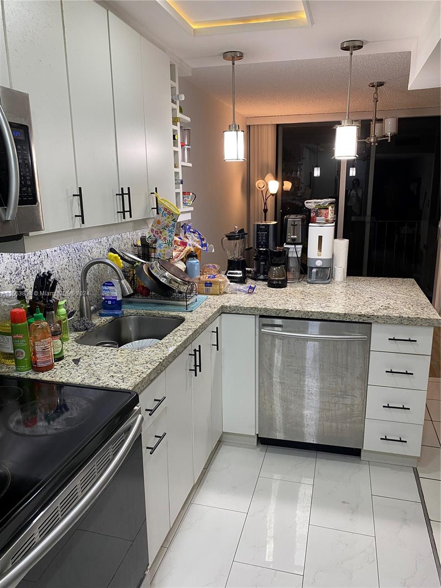 1700 NW N River Dr 201, Miami, Florida 33125, 1 Bedroom Bedrooms, ,1 BathroomBathrooms,Residentiallease,For Rent,1700 NW N River Dr 201,A11563834