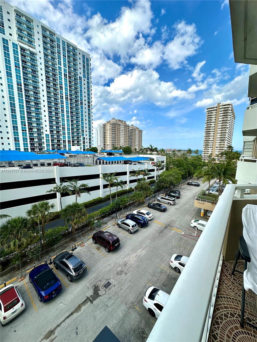 1965 S Ocean Dr 4B, Hallandale Beach, Florida 33009, 1 Bedroom Bedrooms, ,1 BathroomBathrooms,Residentiallease,For Rent,1965 S Ocean Dr 4B,A11564107
