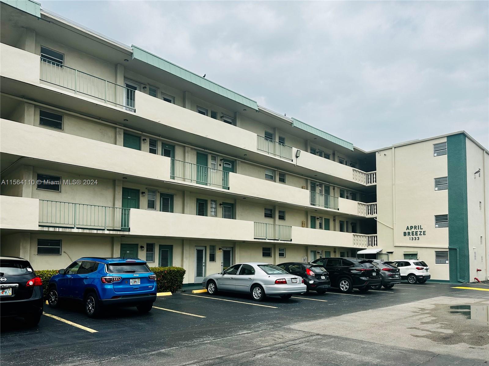 1333 E Hallandale Beach Blvd 302, Hallandale Beach, Florida 33009, 1 Bedroom Bedrooms, ,1 BathroomBathrooms,Residential,For Sale,1333 E Hallandale Beach Blvd 302,A11564110
