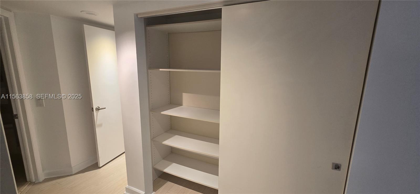 21205 Yacht Club Dr 3209, Aventura, Florida 33180, 3 Bedrooms Bedrooms, ,2 BathroomsBathrooms,Residential,For Sale,21205 Yacht Club Dr 3209,A11563858