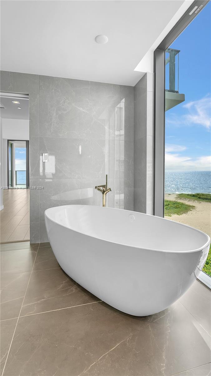 1116 N Ocean Blvd 501, Pompano Beach, Florida 33062, 3 Bedrooms Bedrooms, ,3 BathroomsBathrooms,Residentiallease,For Rent,1116 N Ocean Blvd 501,A11564116
