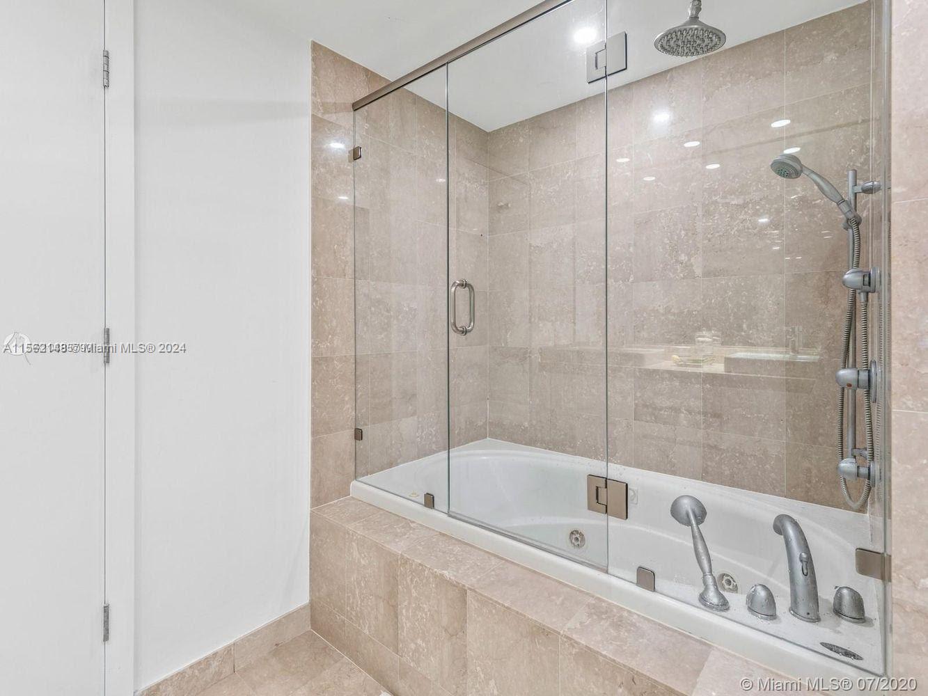 2127 Brickell Ave 1606, Miami, Florida 33129, 2 Bedrooms Bedrooms, ,2 BathroomsBathrooms,Residentiallease,For Rent,2127 Brickell Ave 1606,A11562148