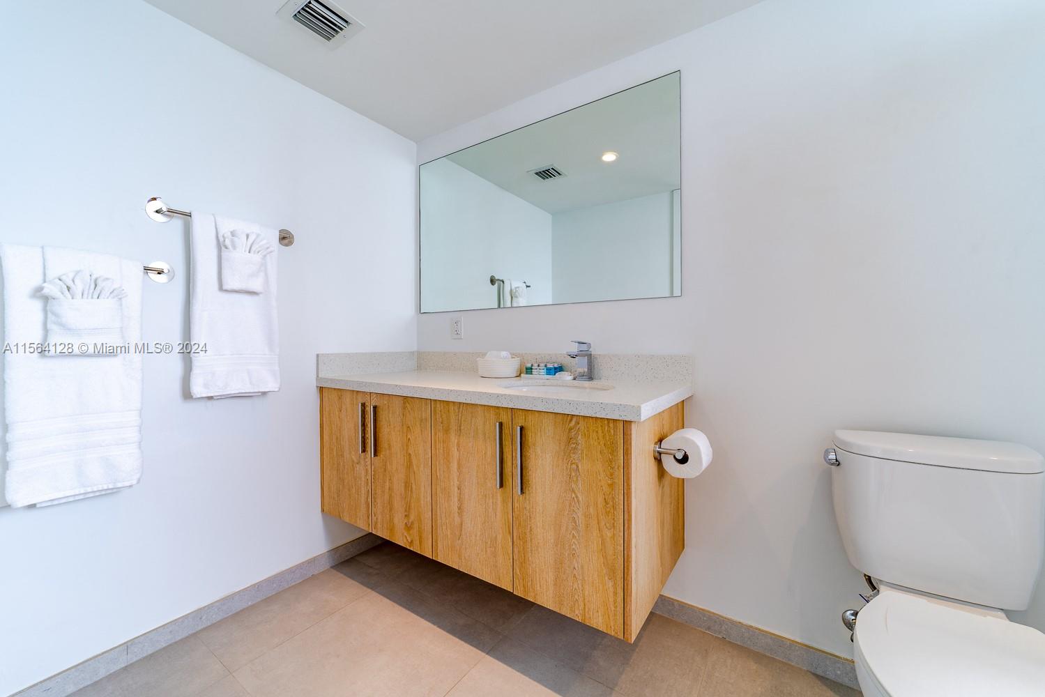 1100 100th St 502, Bay Harbor Islands, Florida 33154, 2 Bedrooms Bedrooms, ,2 BathroomsBathrooms,Residentiallease,For Rent,1100 100th St 502,A11564128