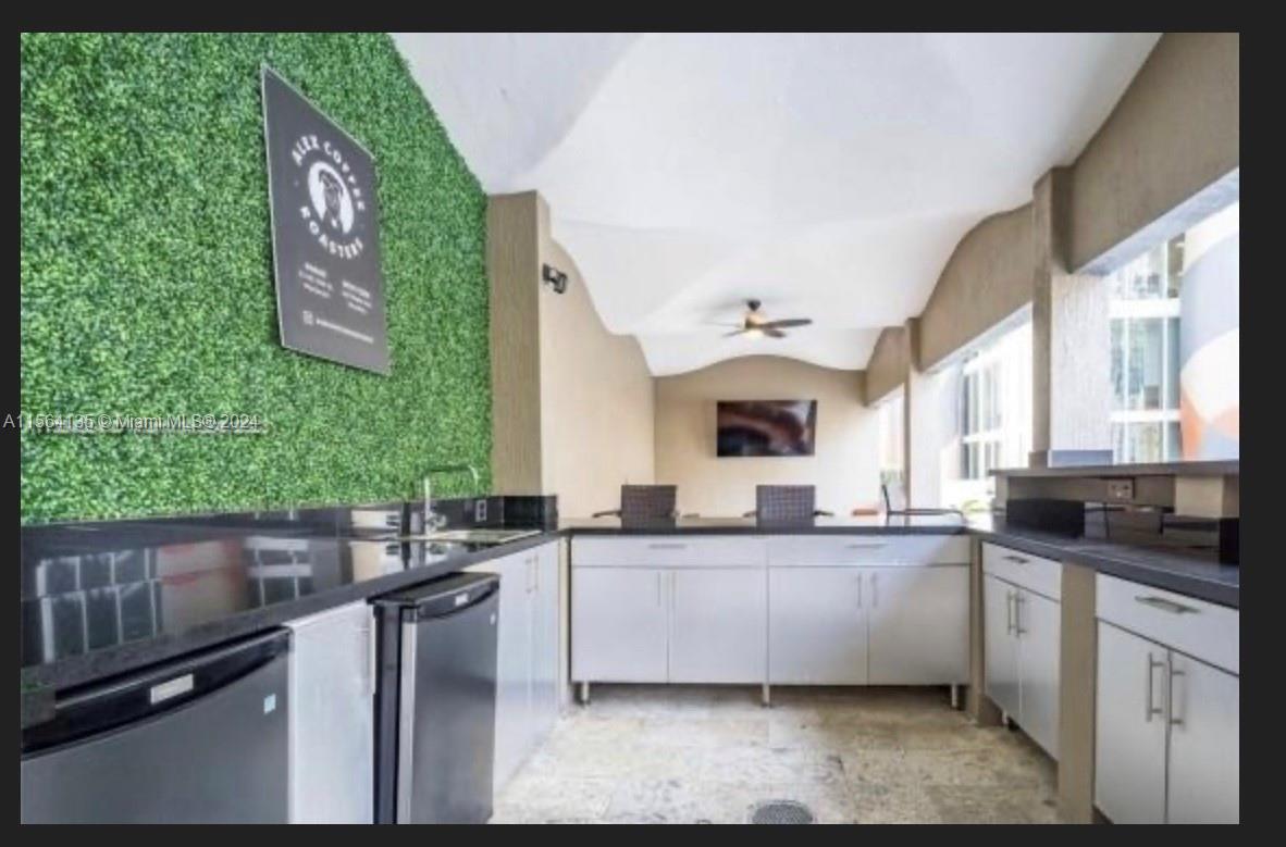 50 Biscayne Blvd 607, Miami, Florida 33132, ,1 BathroomBathrooms,Residentiallease,For Rent,50 Biscayne Blvd 607,A11564135