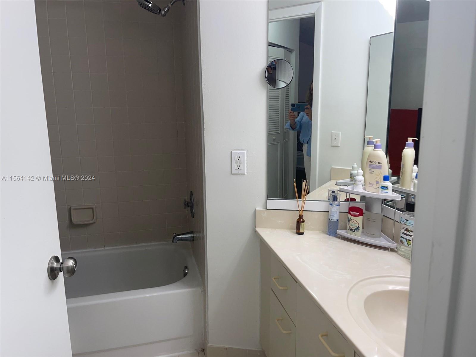 6280 NW 186th St 112, Hialeah, Florida 33015, 2 Bedrooms Bedrooms, ,2 BathroomsBathrooms,Residential,For Sale,6280 NW 186th St 112,A11564142