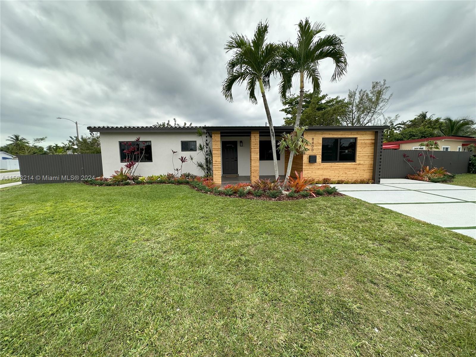 8400 SW 46th St  For Sale A11563214, FL