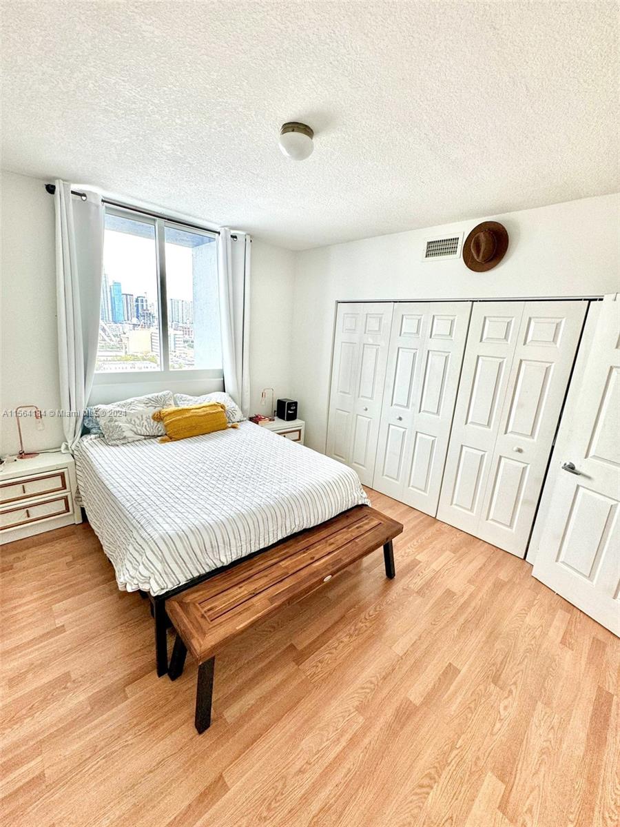 275 NE 18 ST 2004, Miami Beach, Florida 33132, 1 Bedroom Bedrooms, ,1 BathroomBathrooms,Residentiallease,For Rent,275 NE 18 ST 2004,A11564184