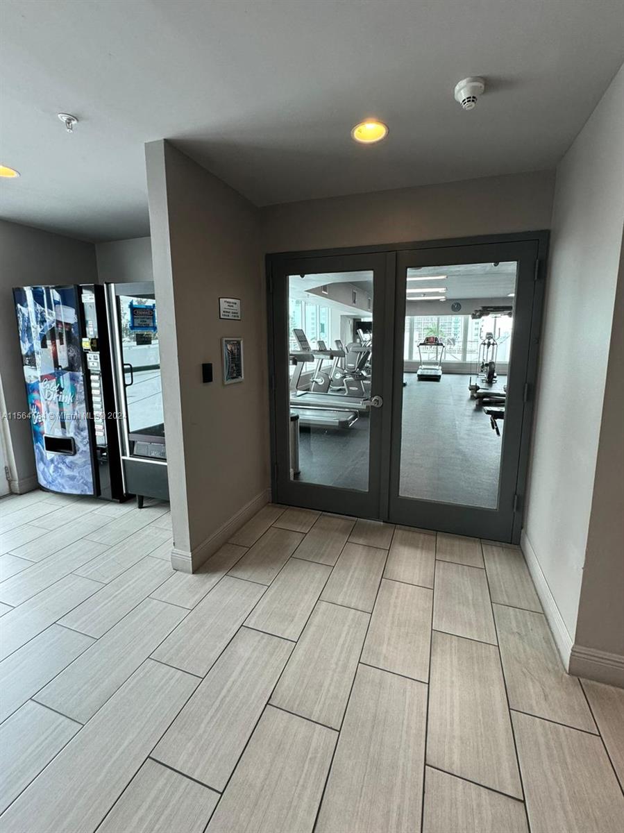 275 NE 18 ST 2004, Miami Beach, Florida 33132, 1 Bedroom Bedrooms, ,1 BathroomBathrooms,Residentiallease,For Rent,275 NE 18 ST 2004,A11564184