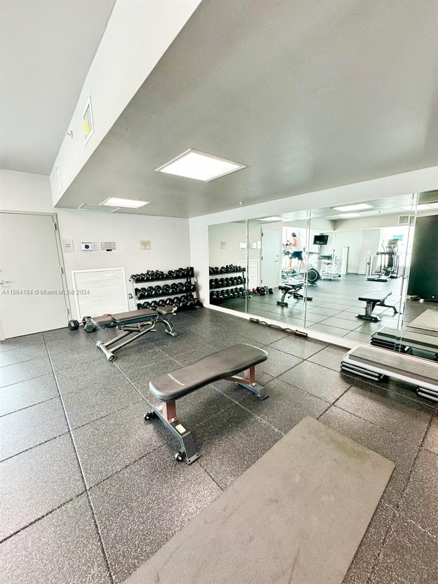 275 NE 18 ST 2004, Miami Beach, Florida 33132, 1 Bedroom Bedrooms, ,1 BathroomBathrooms,Residentiallease,For Rent,275 NE 18 ST 2004,A11564184