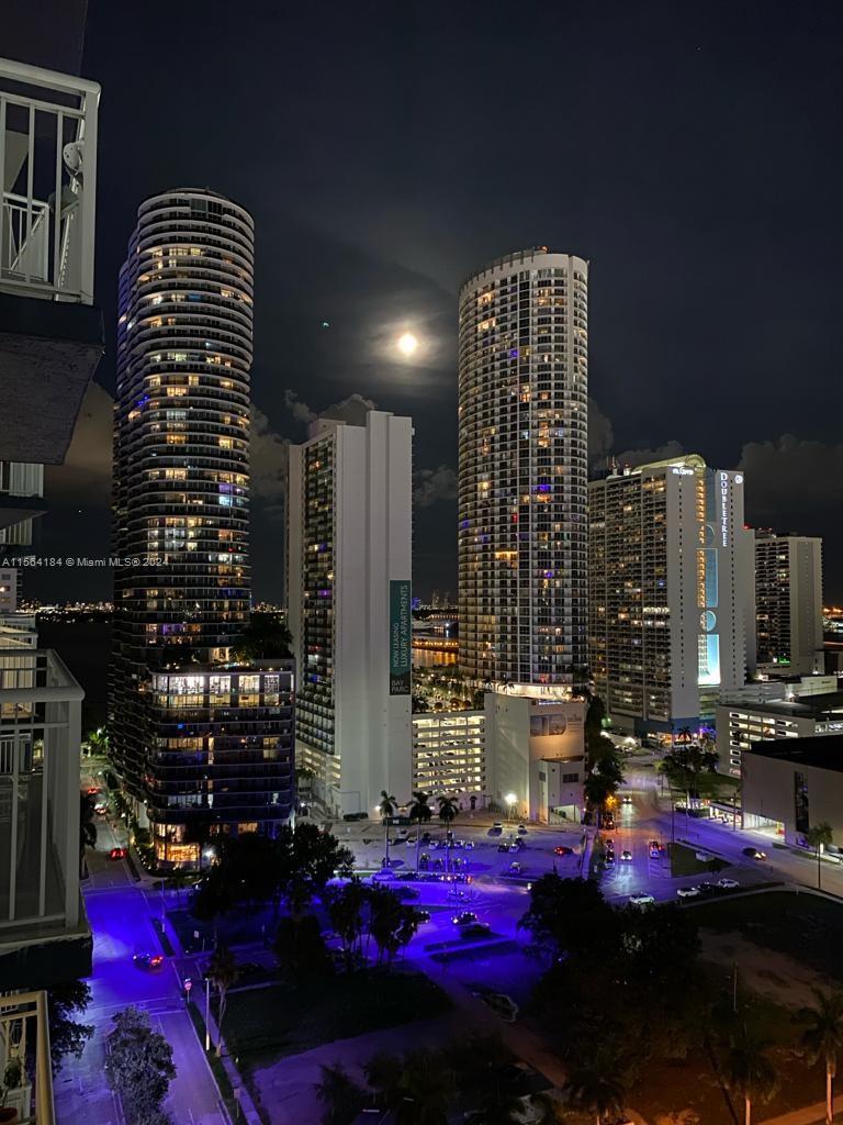 275 NE 18 ST 2004, Miami Beach, Florida 33132, 1 Bedroom Bedrooms, ,1 BathroomBathrooms,Residentiallease,For Rent,275 NE 18 ST 2004,A11564184