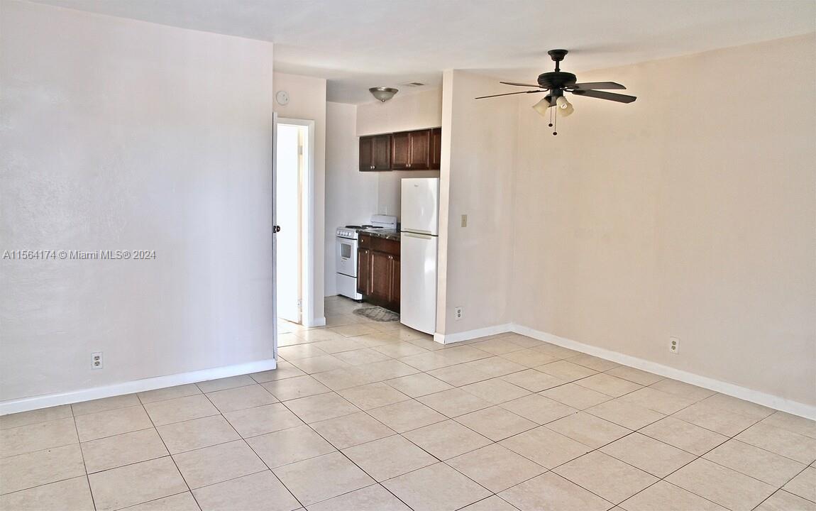 The unit is UNFURNISHED- This photo is VIRTUAL STAGED FOR VISUALIZATION