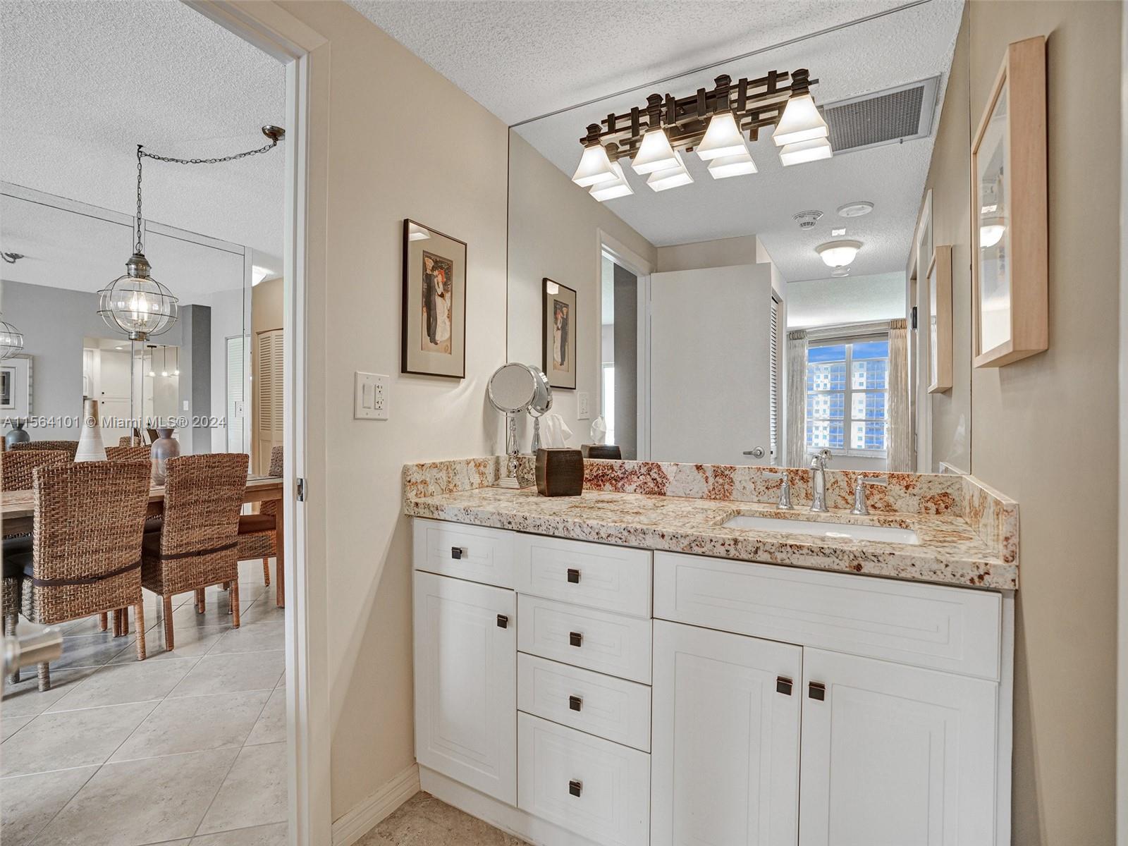 500 Bayview Dr 617, Sunny Isles Beach, Florida 33160, 1 Bedroom Bedrooms, ,1 BathroomBathrooms,Residential,For Sale,500 Bayview Dr 617,A11564101