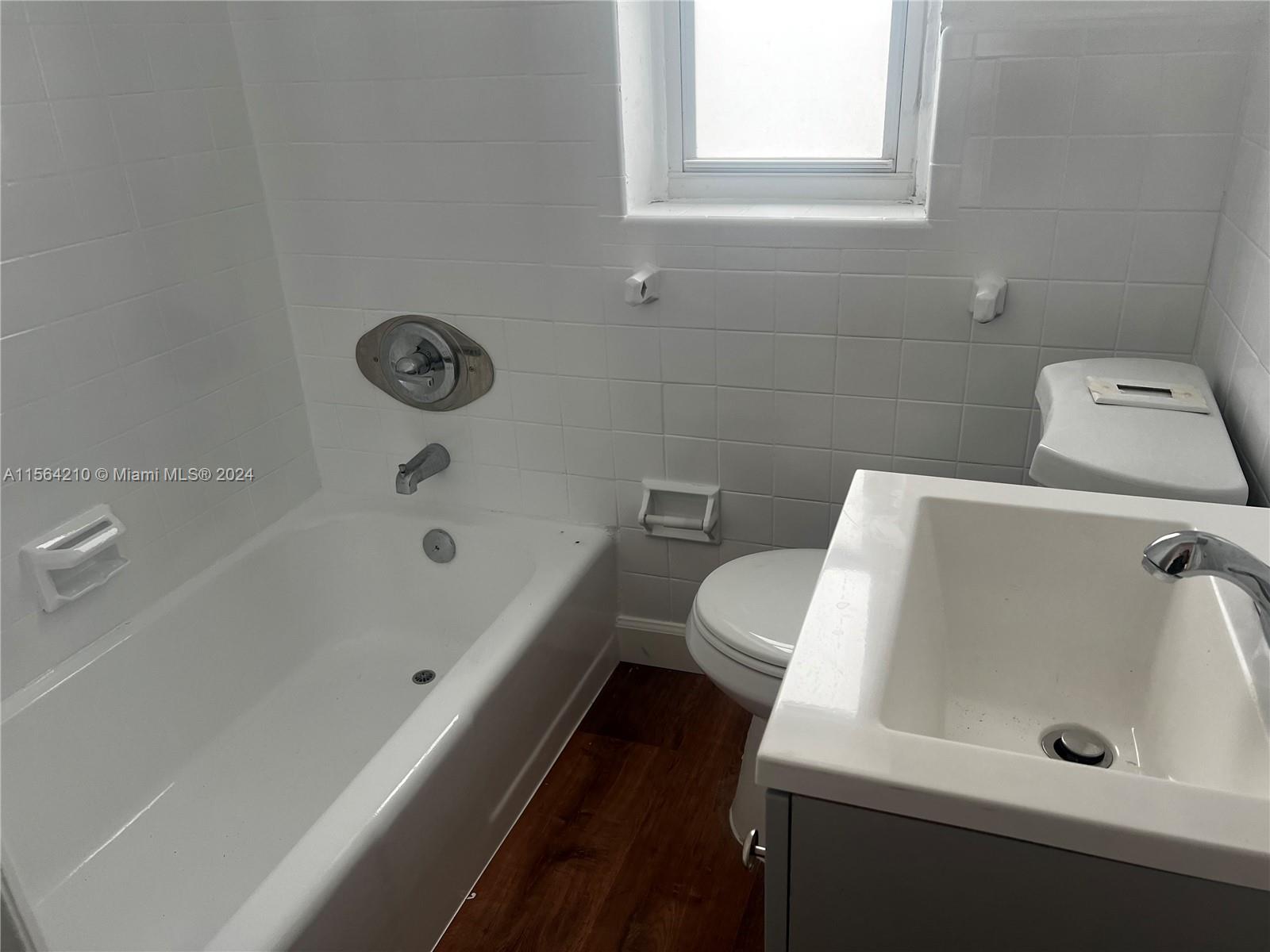 2037 Madison St #11, Hollywood, Florida 33020, ,1 BathroomBathrooms,Residentiallease,For Rent,2037 Madison St #11,A11564210