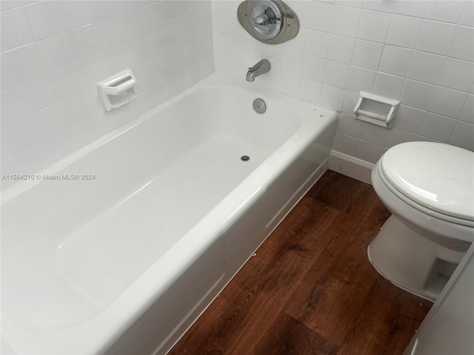 2037 Madison St #11, Hollywood, Florida 33020, ,1 BathroomBathrooms,Residentiallease,For Rent,2037 Madison St #11,A11564210