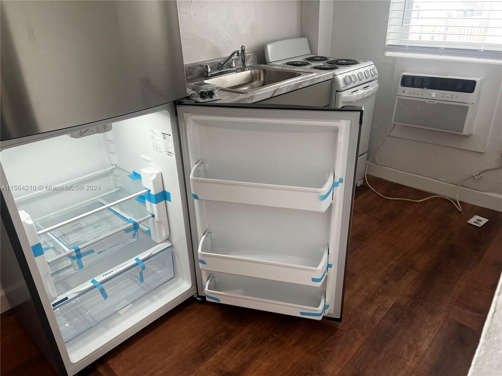 2037 Madison St #11, Hollywood, Florida 33020, ,1 BathroomBathrooms,Residentiallease,For Rent,2037 Madison St #11,A11564210