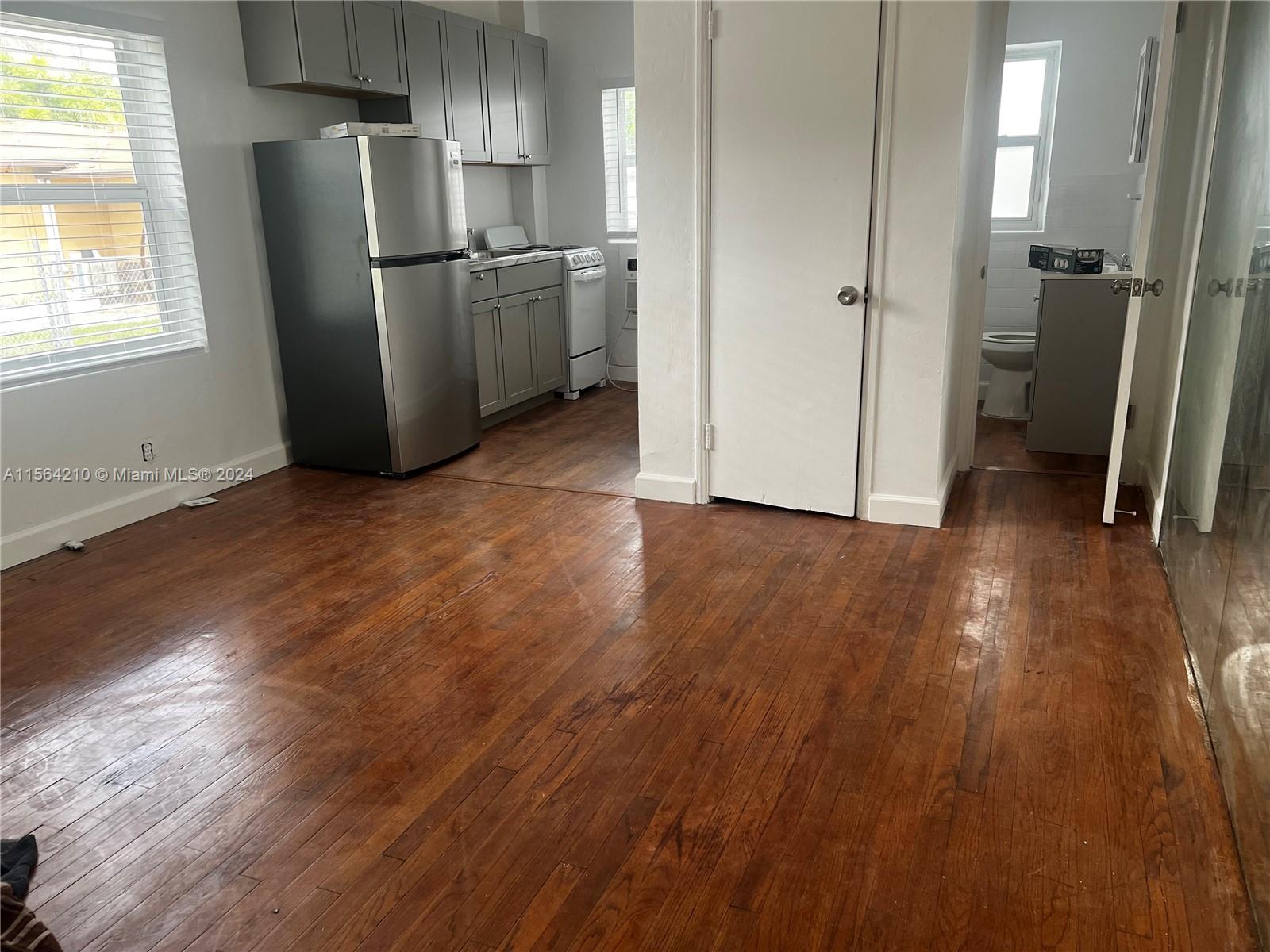 2037 Madison St #11, Hollywood, Florida 33020, ,1 BathroomBathrooms,Residentiallease,For Rent,2037 Madison St #11,A11564210