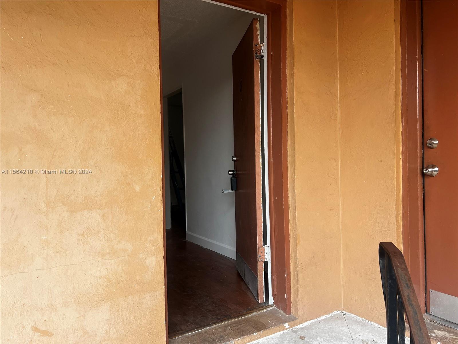 2037 Madison St #11, Hollywood, Florida 33020, ,1 BathroomBathrooms,Residentiallease,For Rent,2037 Madison St #11,A11564210