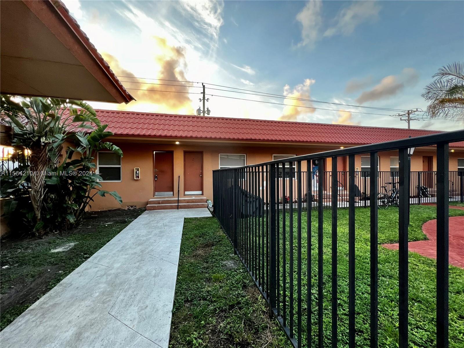 2037 Madison St #11, Hollywood, Florida 33020, ,1 BathroomBathrooms,Residentiallease,For Rent,2037 Madison St #11,A11564210