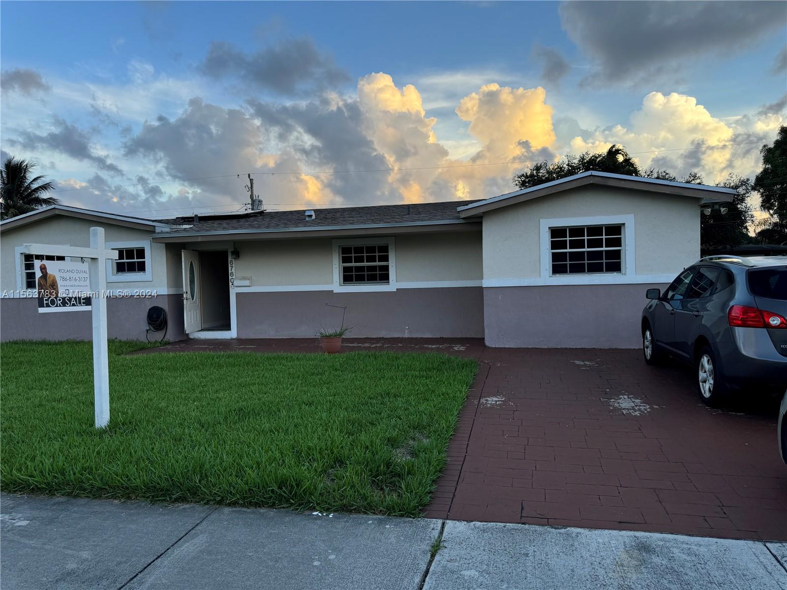6760 SW 10th Ct, Pembroke Pines, Florida 33023, 4 Bedrooms Bedrooms, 3 Rooms Rooms,2 BathroomsBathrooms,Residential,For Sale,6760 SW 10th Ct,A11563783