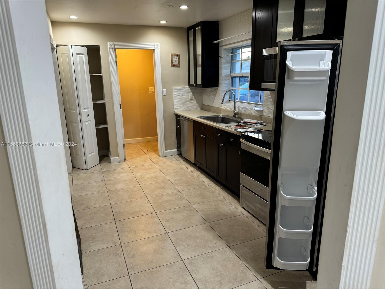 6760 SW 10th Ct, Pembroke Pines, Florida 33023, 4 Bedrooms Bedrooms, 3 Rooms Rooms,2 BathroomsBathrooms,Residential,For Sale,6760 SW 10th Ct,A11563783