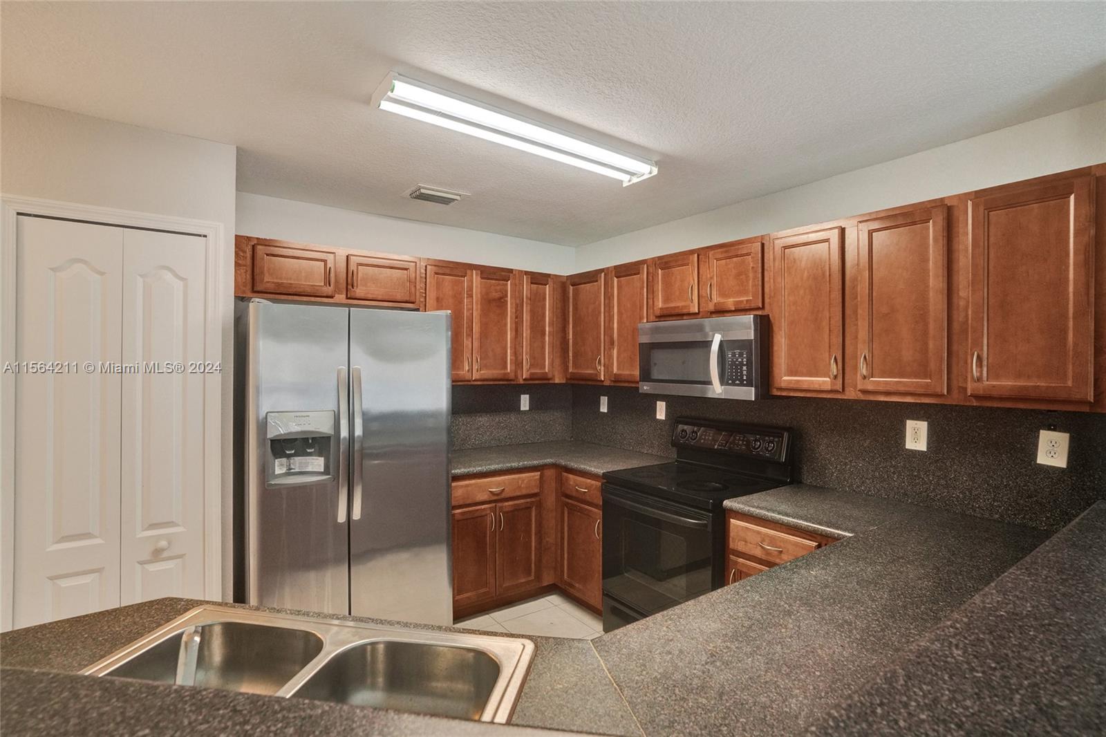 Miramar, Florida 33027, 3 Bedrooms Bedrooms, ,2 BathroomsBathrooms,Residential,For Sale,A11564211