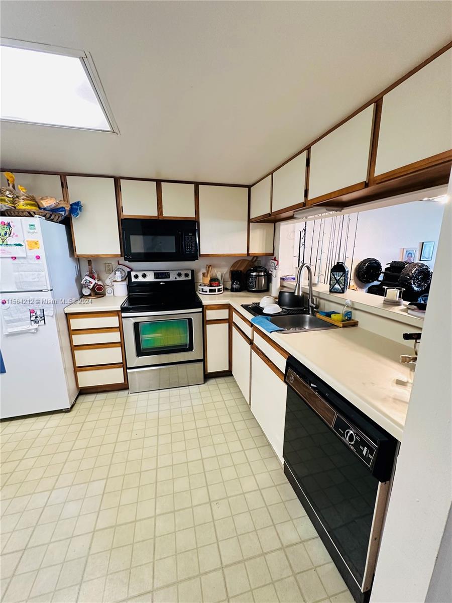 415 SW 113th Way 415, Pembroke Pines, Florida 33025, 1 Bedroom Bedrooms, ,1 BathroomBathrooms,Residentiallease,For Rent,415 SW 113th Way 415,A11564212