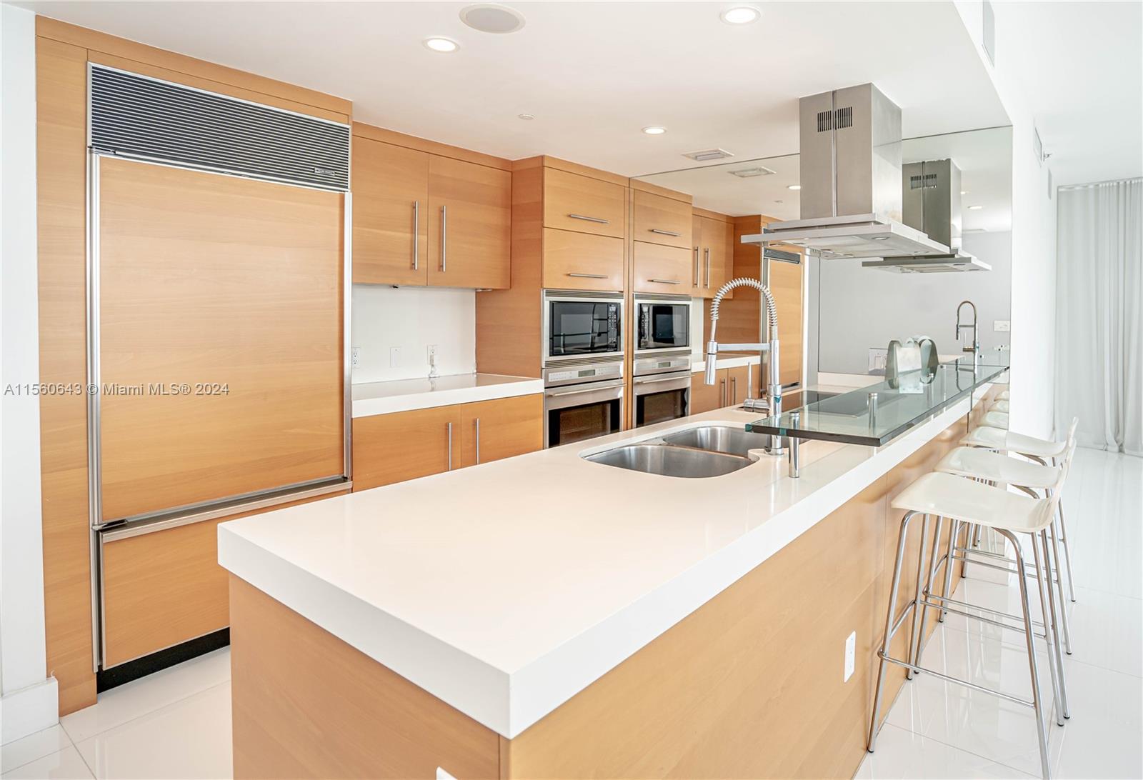 495 Brickell Ave 2301, Miami, Florida 33131, 3 Bedrooms Bedrooms, ,2 BathroomsBathrooms,Residential,For Sale,495 Brickell Ave 2301,A11560643