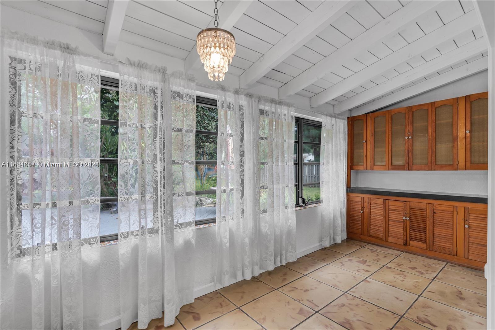 6031 SW 82nd Ave, Miami, Florida 33143, 3 Bedrooms Bedrooms, ,2 BathroomsBathrooms,Residentiallease,For Rent,6031 SW 82nd Ave,A11561357