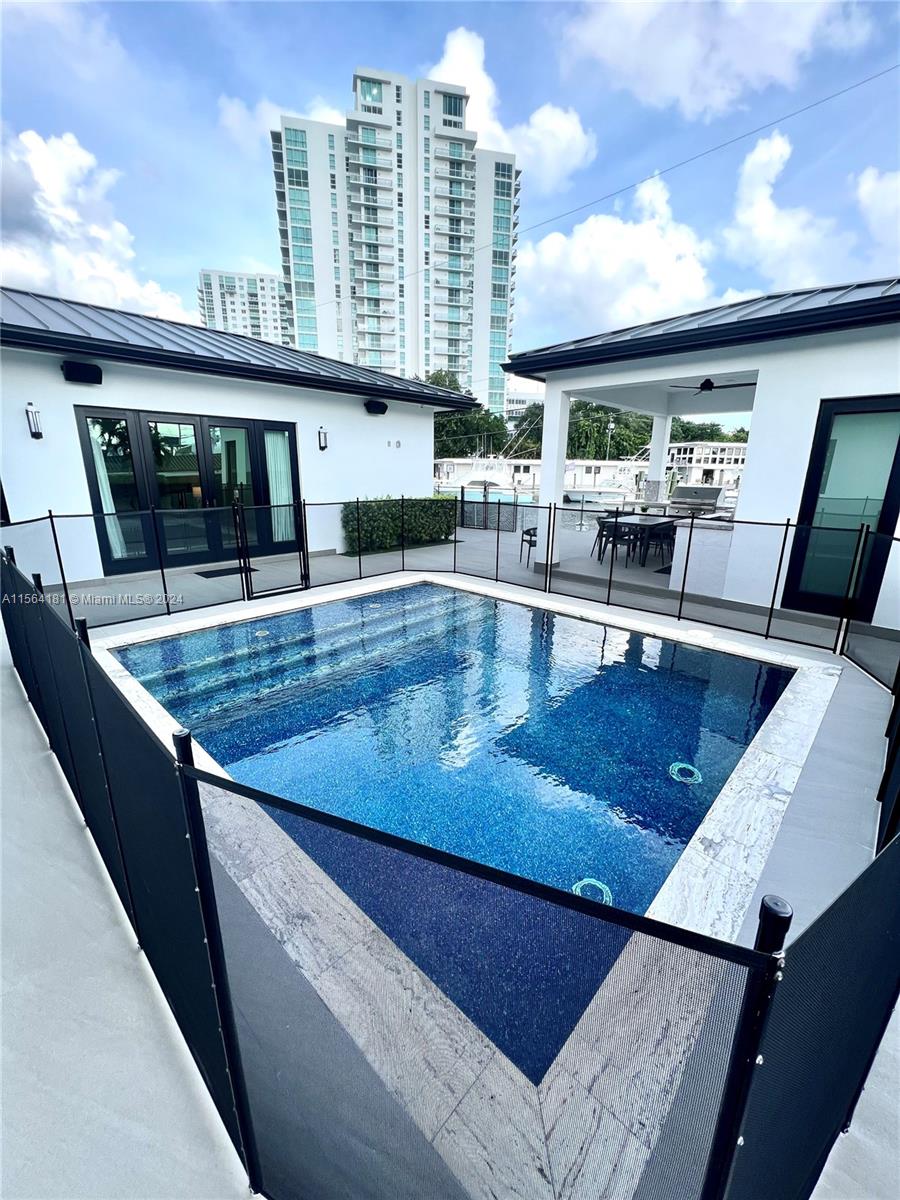 2010 NW 13th St 0, Miami, Florida 33125, 3 Bedrooms Bedrooms, ,3 BathroomsBathrooms,Residentiallease,For Rent,2010 NW 13th St 0,A11564181