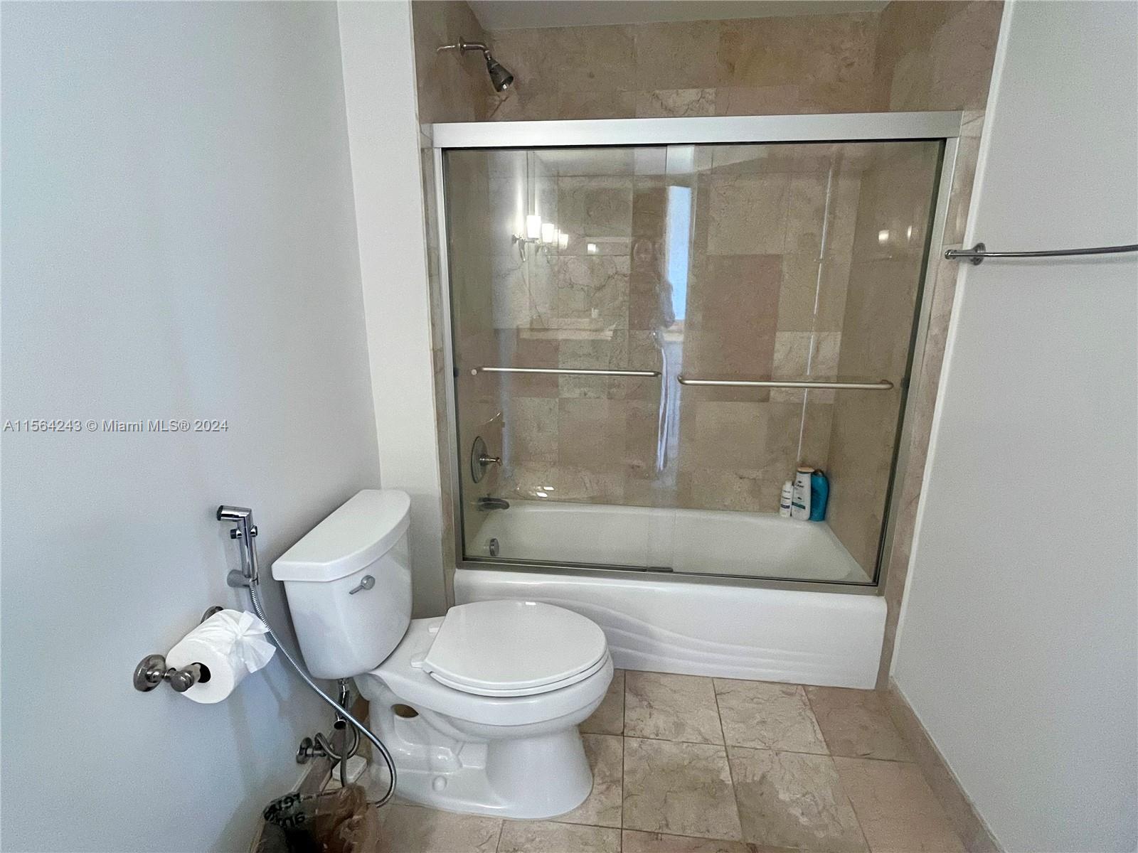 20201 E Country Club Dr 409, Aventura, Florida 33180, 3 Bedrooms Bedrooms, ,3 BathroomsBathrooms,Residentiallease,For Rent,20201 E Country Club Dr 409,A11564243