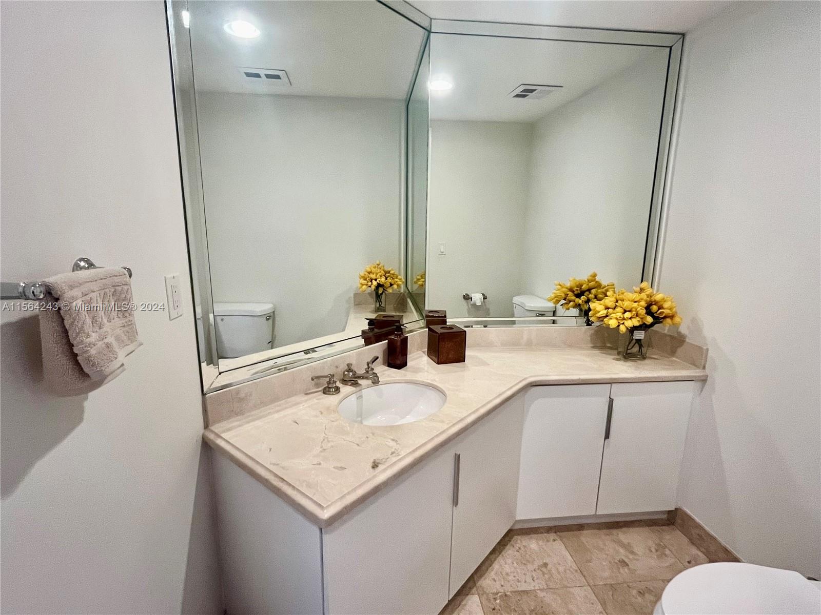 20201 E Country Club Dr 409, Aventura, Florida 33180, 3 Bedrooms Bedrooms, ,3 BathroomsBathrooms,Residentiallease,For Rent,20201 E Country Club Dr 409,A11564243