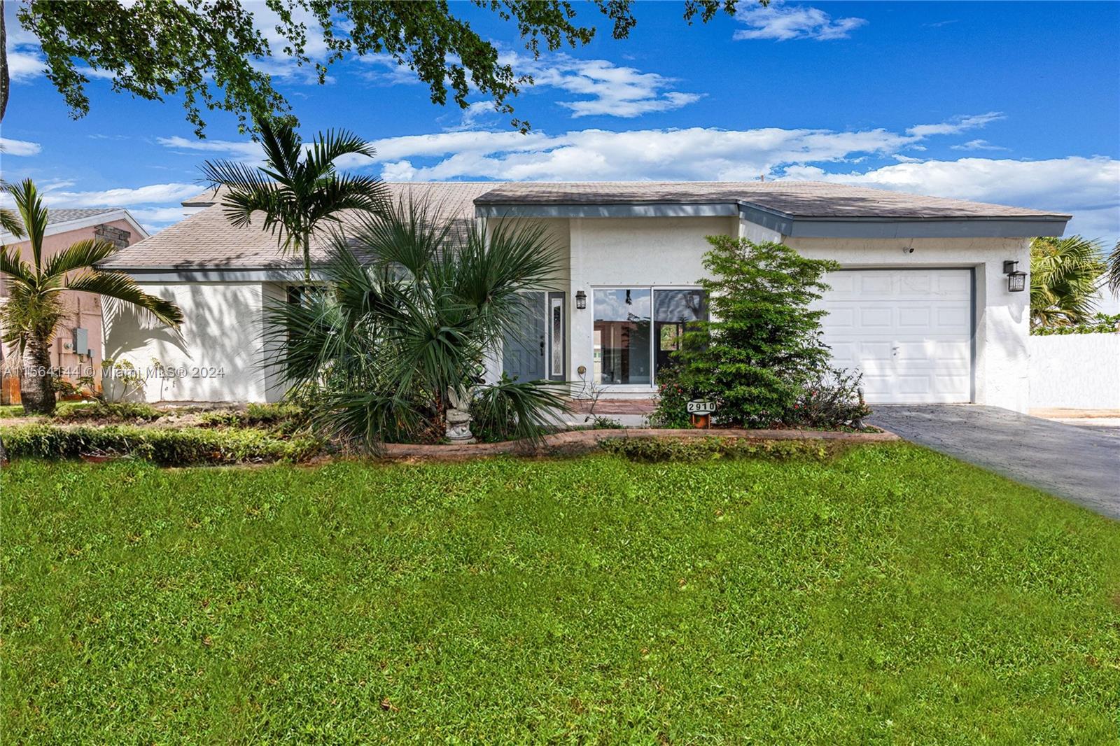 2910  Buttonwood Ave  For Sale A11564144, FL