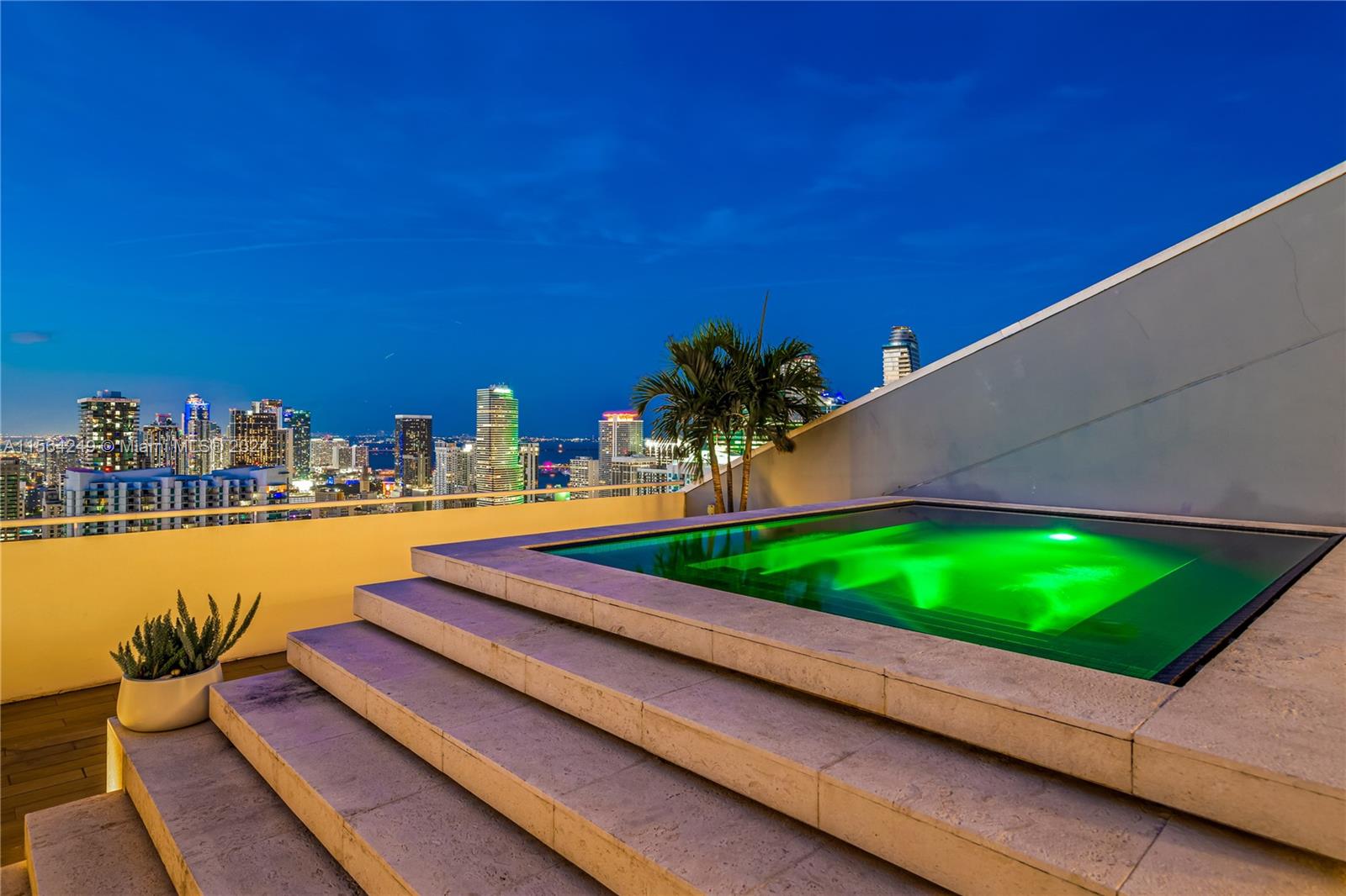 88 SW 7th St 4203, Miami, Florida 33130, 4 Bedrooms Bedrooms, ,4 BathroomsBathrooms,Residentiallease,For Rent,88 SW 7th St 4203,A11564249