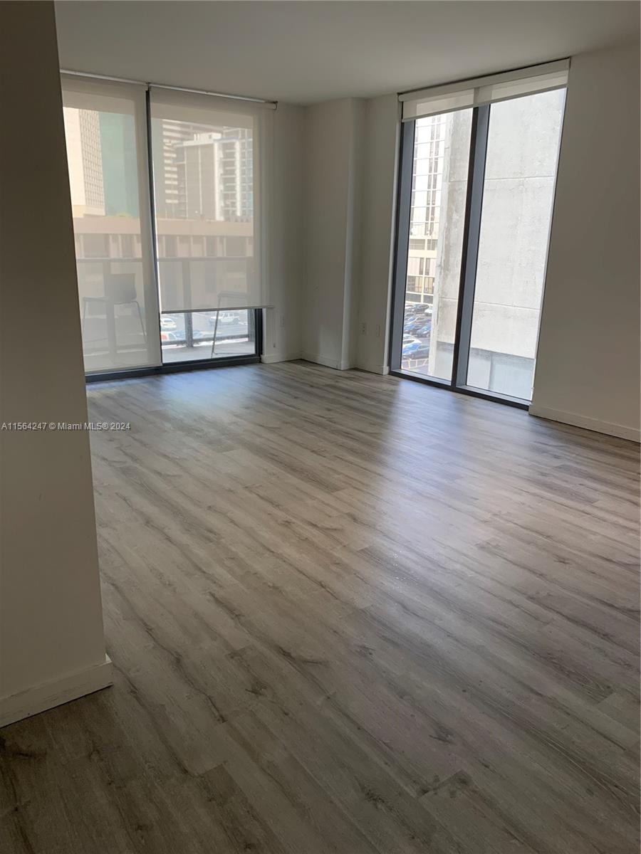 Beautiful 2beds 2baths Unit, located in a boutique building of MyBrickell. The unit offers stainless steel appliances. The building offers great amenities like a rooftop pool, hot tub, game room, and fitness center. Walking distance to Brickell City Centre, restaurants & Downtown.