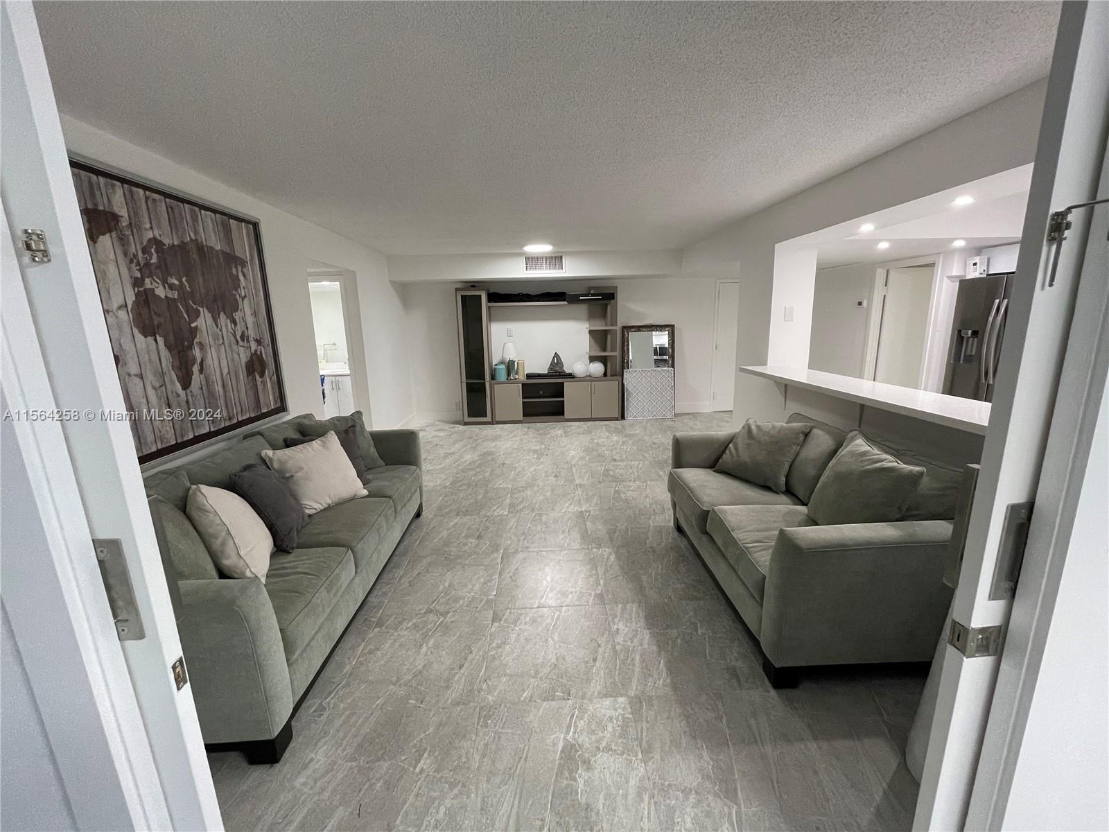 2000 Atlantic Shores Blvd 310, Hallandale Beach, Florida 33009, 2 Bedrooms Bedrooms, ,2 BathroomsBathrooms,Residentiallease,For Rent,2000 Atlantic Shores Blvd 310,A11564258