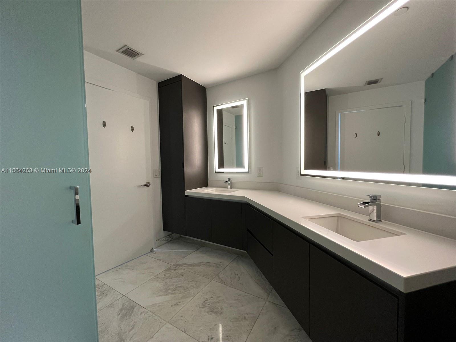 851 NE 1st Ave 1605, Miami, Florida 33132, 2 Bedrooms Bedrooms, ,2 BathroomsBathrooms,Residentiallease,For Rent,851 NE 1st Ave 1605,A11564263